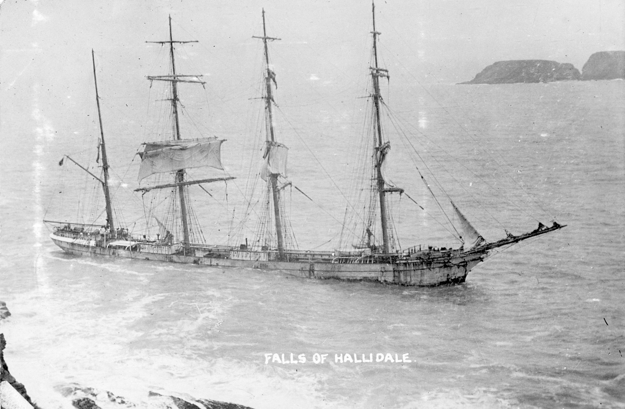 File Falls of Halladale ship 1886 SLV H99.220 3409.jpg