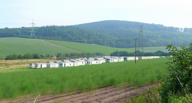 File:Farm workers' caravans, Coleraine Farm - geograph.org.uk - 896244.jpg