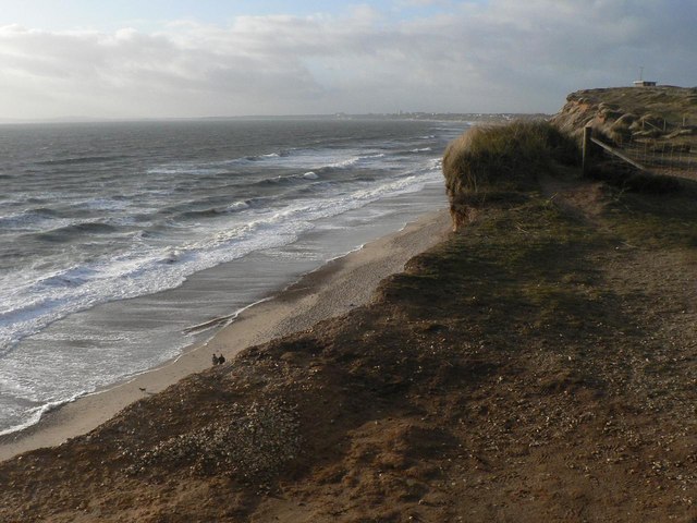 Hengistbury Head, cliffs - geograph.org.uk - 644385