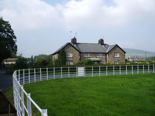 File:Lane End Cottages, Dunsop Bridge - geograph.org.uk - 908242.jpg