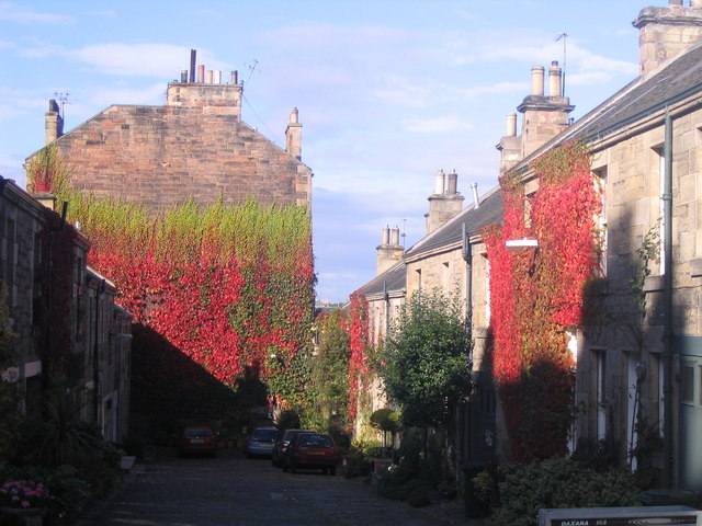 File:Learmonth Gardens Mews - geograph.org.uk - 574759.jpg