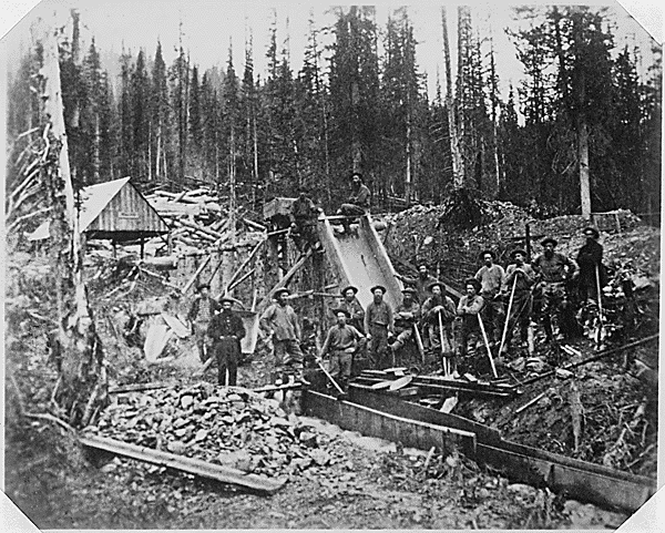 File:Miners During the Gold Rush in Alaska ca 1900.gif