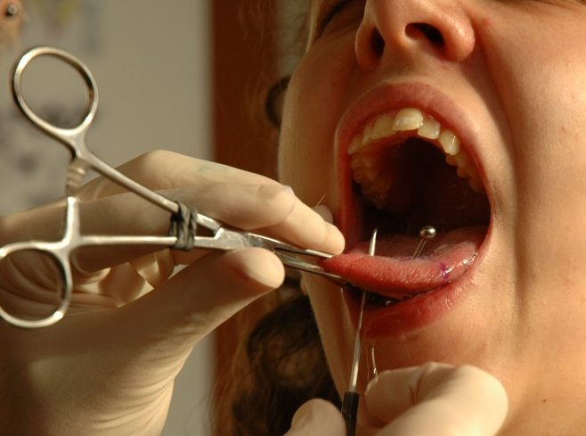 File:Piercing.jpg