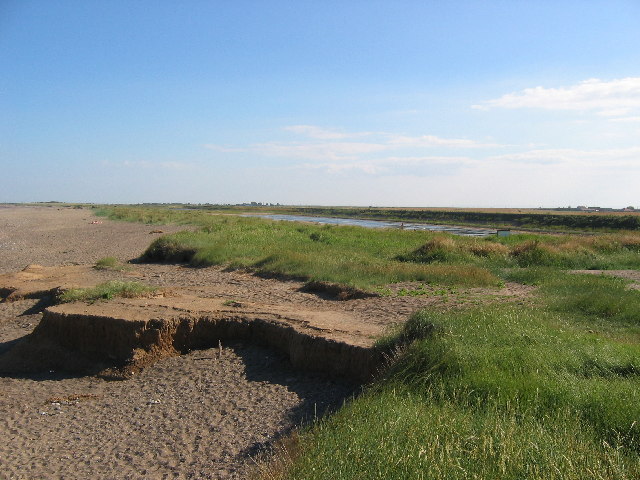 File:Pond at Easington Beach - geograph.org.uk - 28465.jpg