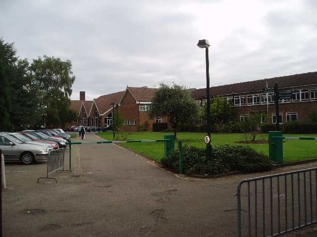 File:Riddlesdown High School, Honister Heights, Sanderstead, Surrey - geograph.org.uk - 55563.jpg