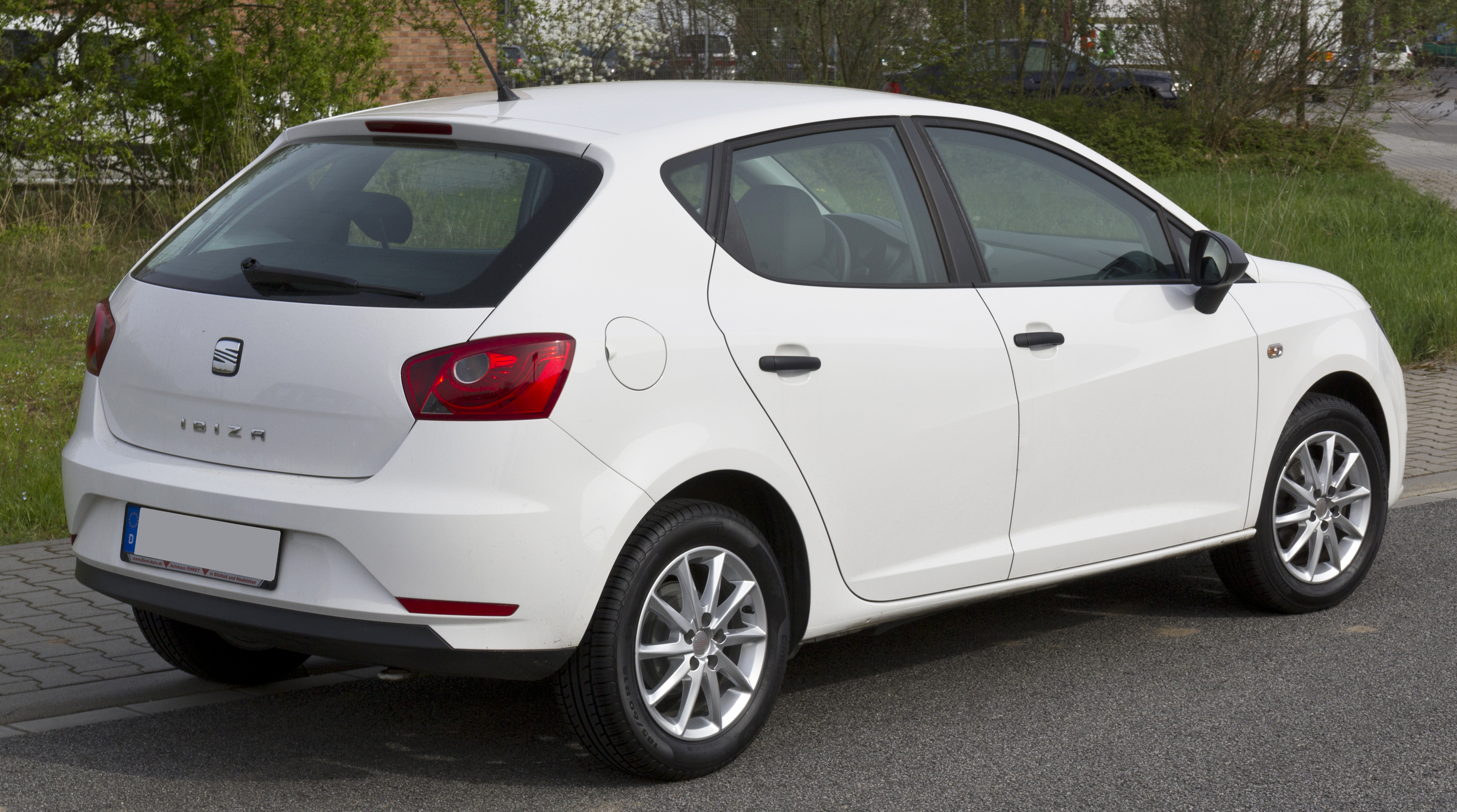 File:Seat Ibiza Facelift rear 20140401.jpg - Wikimedia Commons