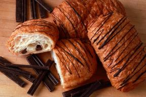 File:Semifreddi's Chocolate Croissant.jpeg