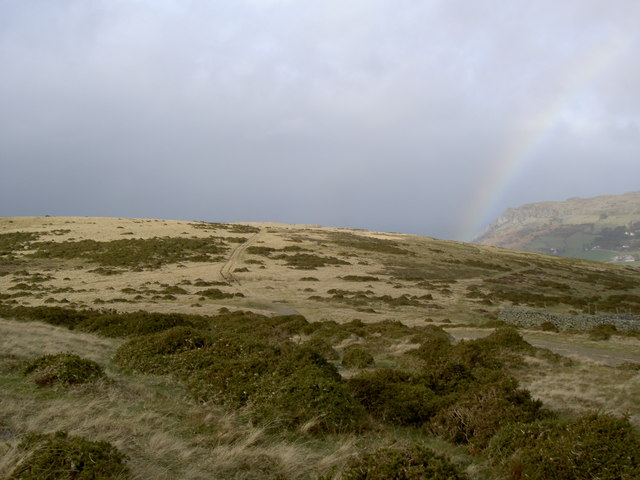 File:The path towards Llanfairfechan - geograph.org.uk - 701419.jpg