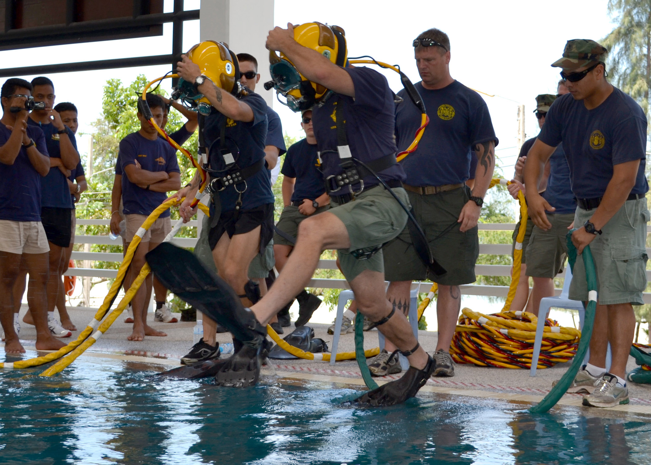 navy diver training program