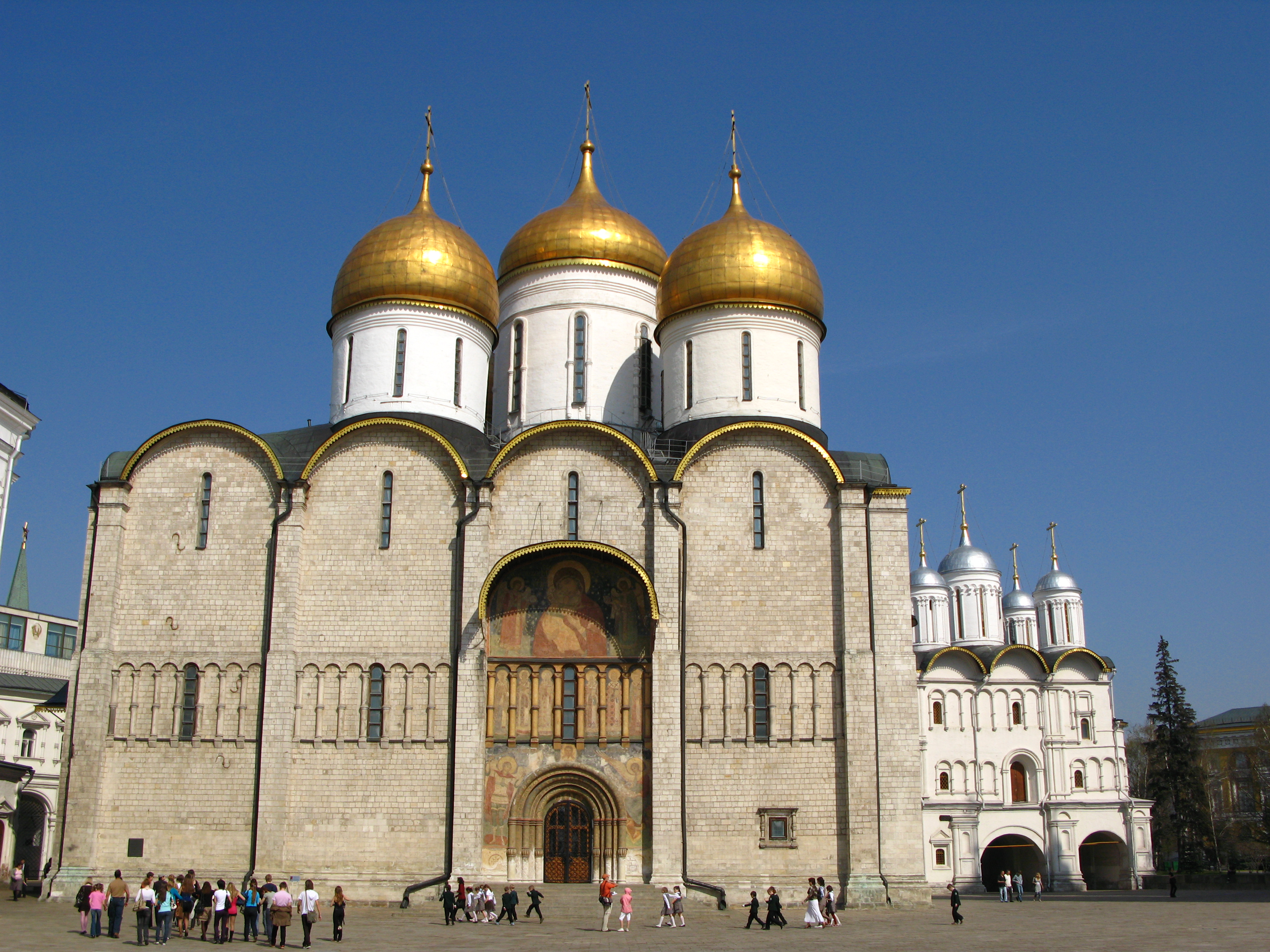 Московская архитектура. Успенский собор Фиораванти. Успенский собор Аристотель Фиораванти. Собор Успения Пресвятой Богородицы в Московском Кремле, Москва. Успенский собор Московского Кремля. Арх. Аристотель Фиораванти..