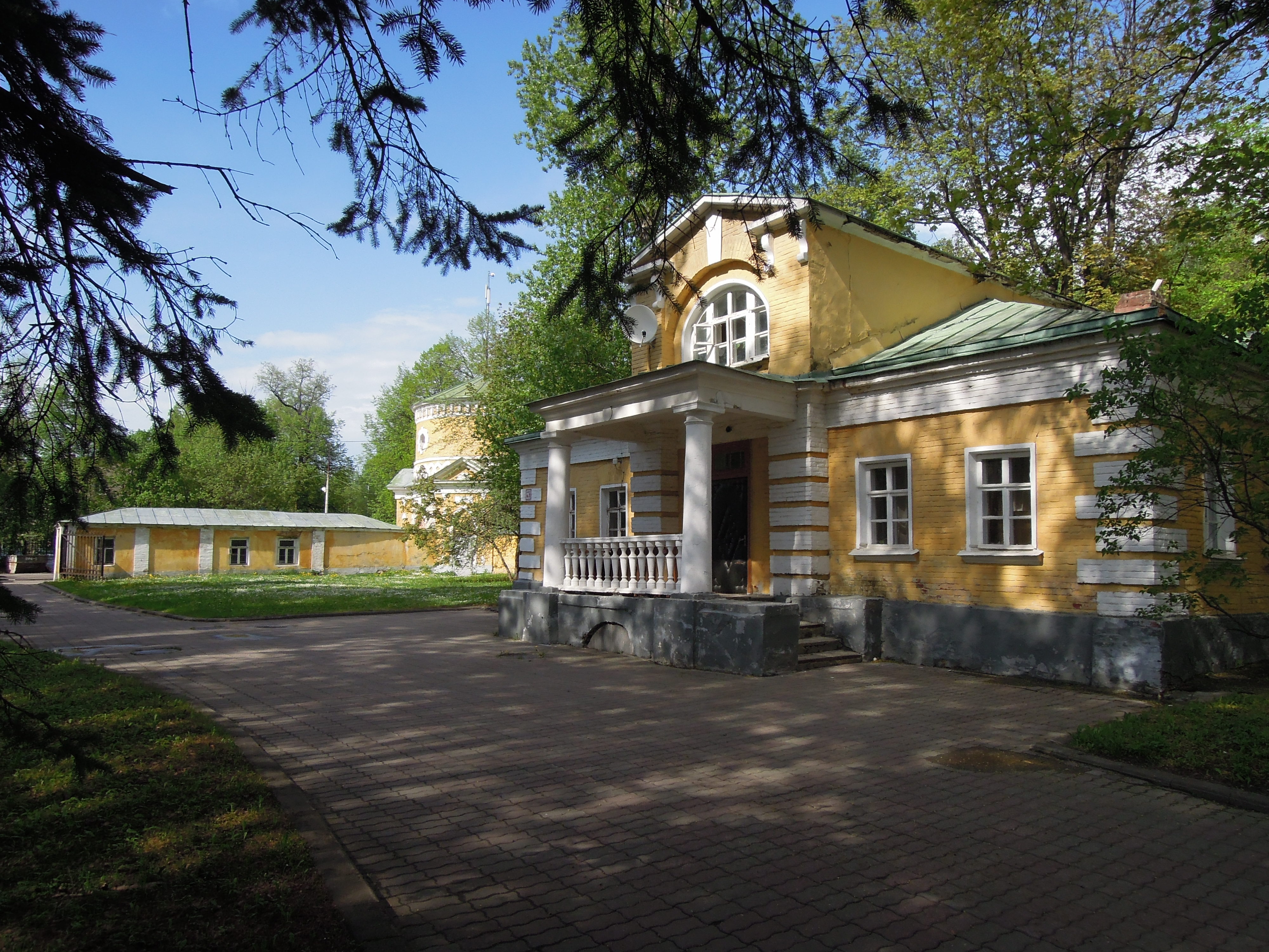 Управление усадьбой. Усадьба Валуево. Усадьба Валуево в Филимонковском. Валуево дом 10. Усадьба Валуево храм.