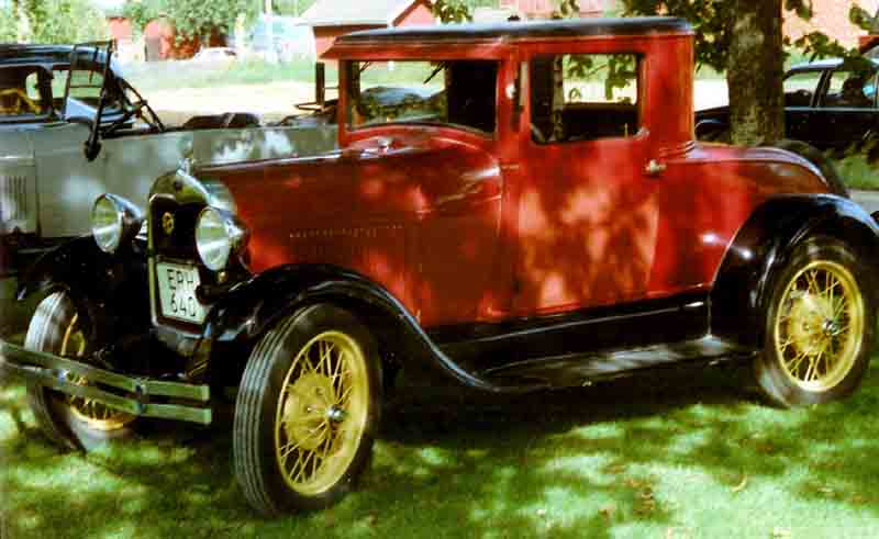 File:1928 Ford Model A 35A Coupe ERH640.jpg