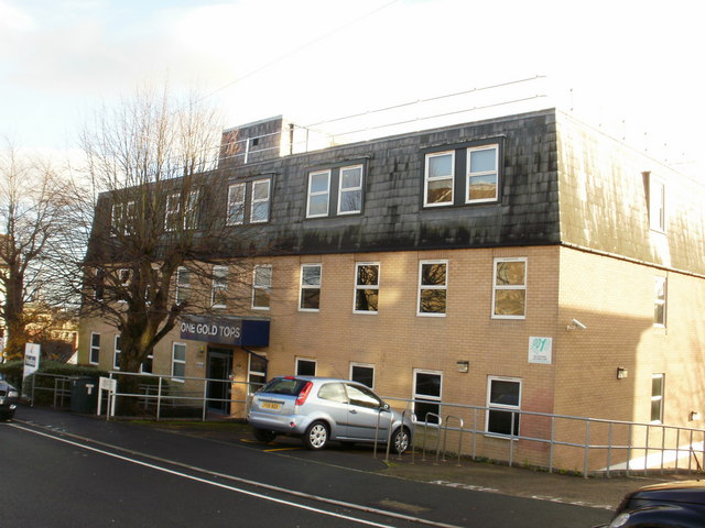 File:1 Gold Tops, Newport - geograph.org.uk - 1614700.jpg