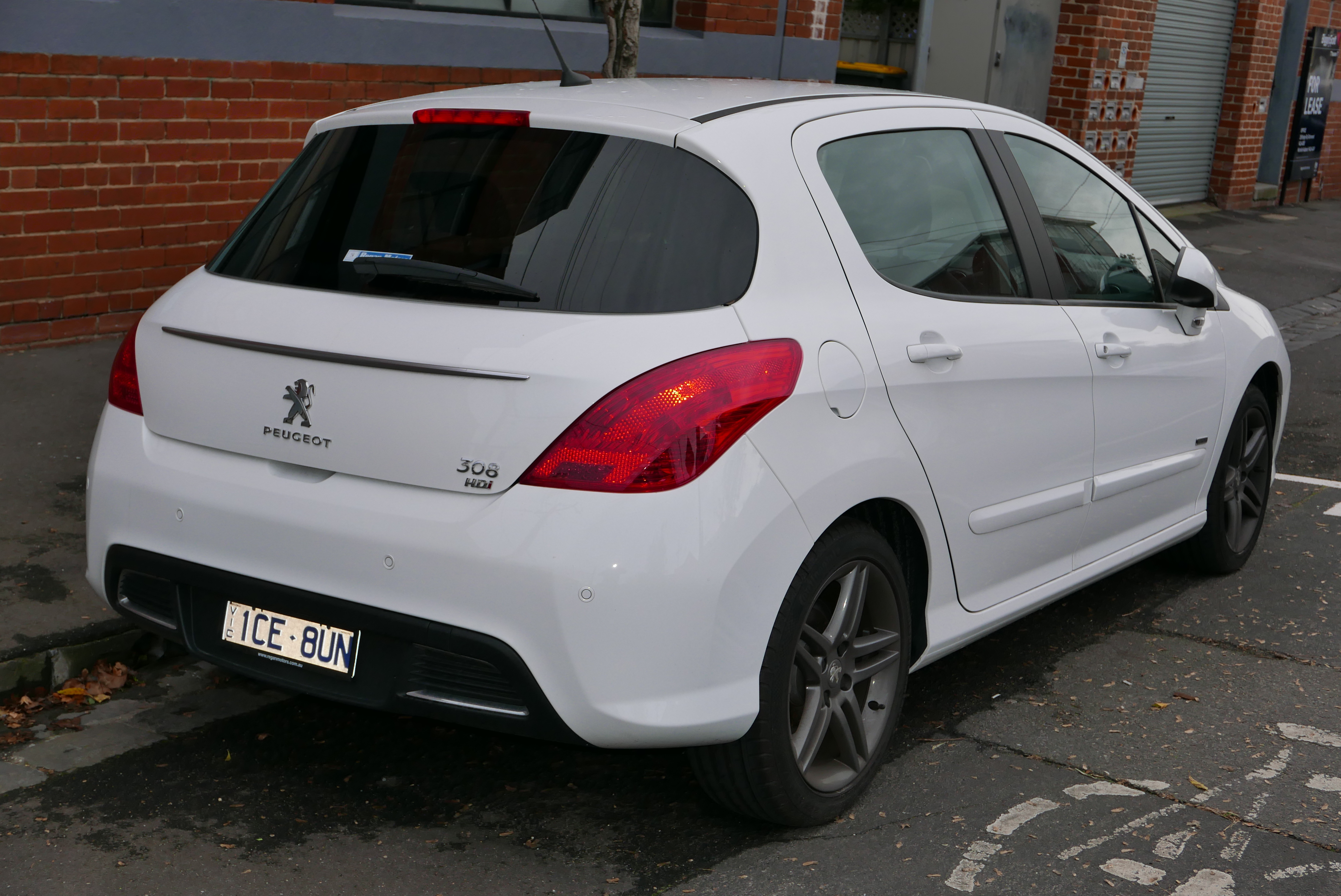 Пежо 308 1.6 бензин купить. Пежо 308 t7. Peugeot 308 Sportium 2011. Пежо 308 t7 Рестайлинг. Peugeot 308 (07-) хэтчбек.