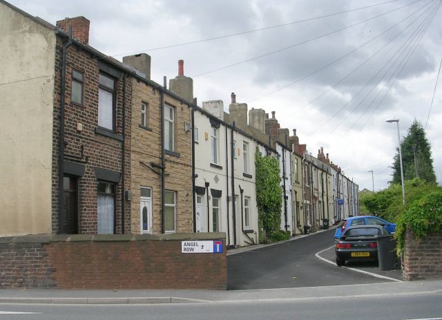 File:Angel Row - Wakefield Road - geograph.org.uk - 842009.jpg