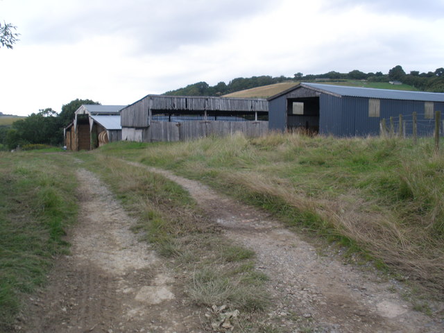 File:Barns, at Welwyn Farm - geograph.org.uk - 1432960.jpg