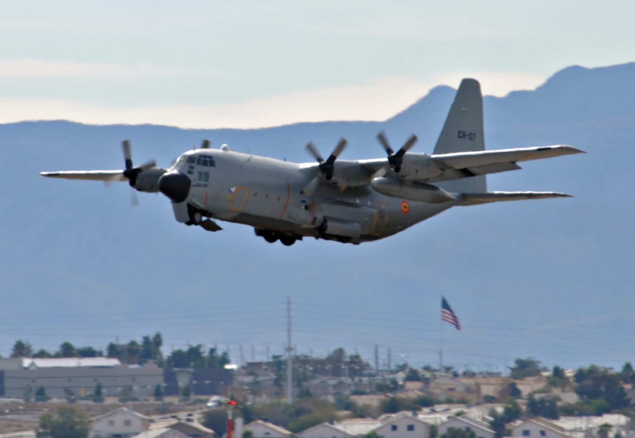 130 h s. C-130h Hercules.