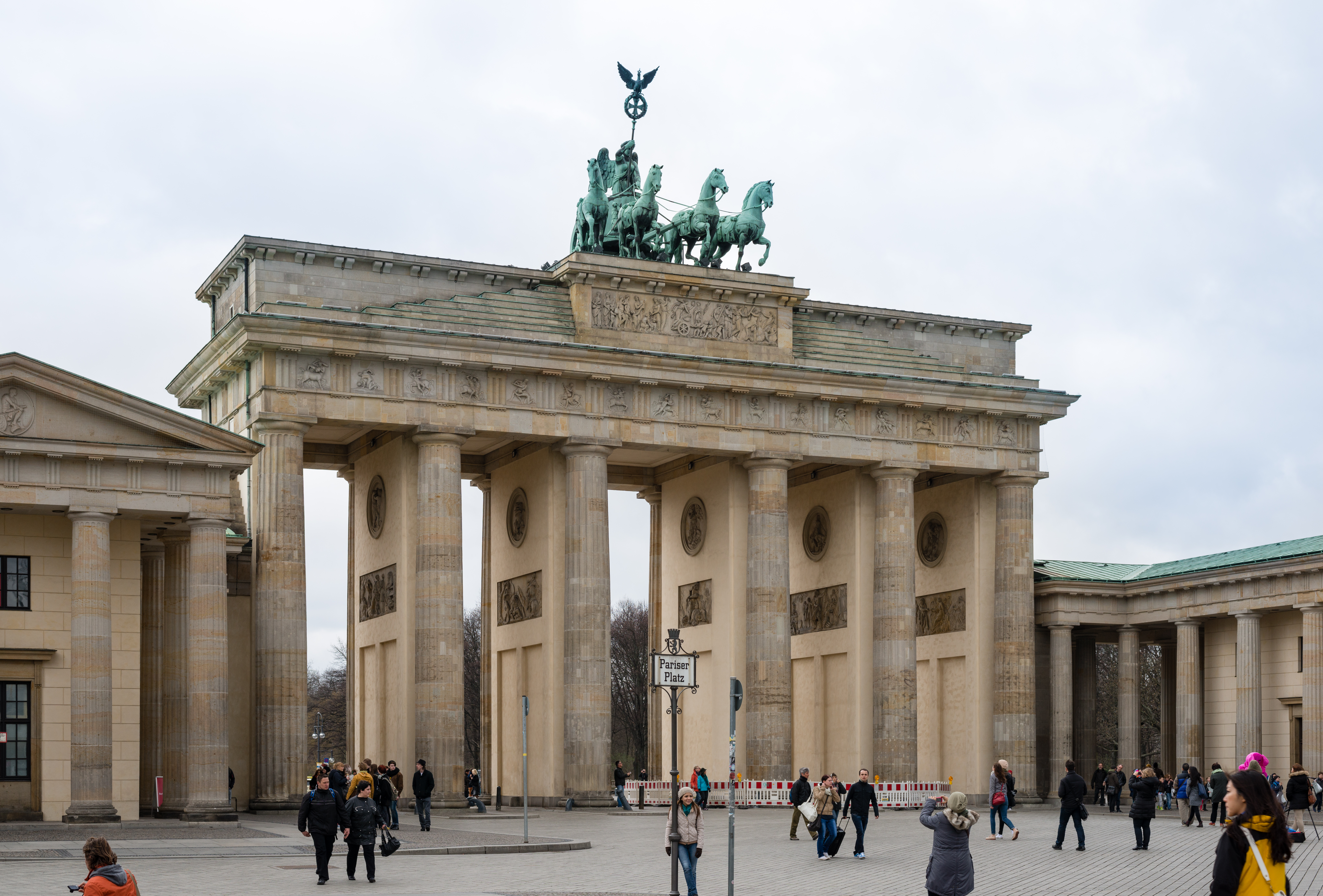 File Brandenburg Gate Brandenburger Tor Berlin Germany 02 Jpg Wikimedia Commons