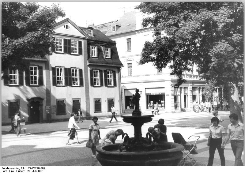 Ami marie. Веймар Гауфорум. Германия Веймар Советская школа 53. Weimar, /Seminarstrasse. Weimar cop Retro photo.