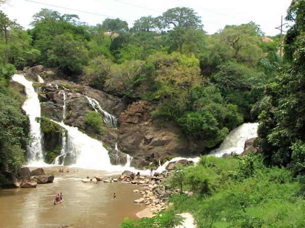 File:Cachoeiras do Binda.jpg