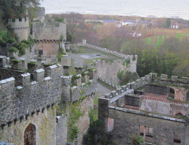 Castell Gwrych - Gwrych Castle - geograph.org.uk - 2710050