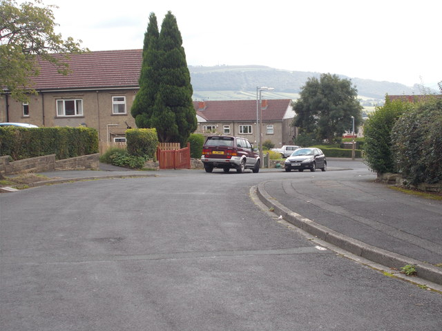 File:Cornwall Avenue - looking towards Gloucester Avenue - geograph.org.uk - 4649768.jpg