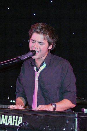 File:David Sneddon performing at Bedford, England.jpg