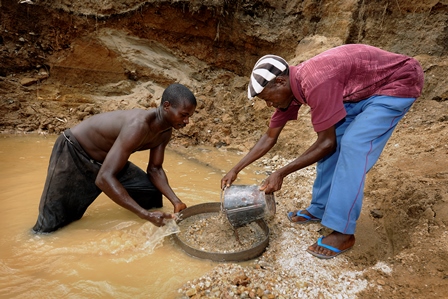 File:Diamond Mining In Kono.jpg - Wikimedia Commons