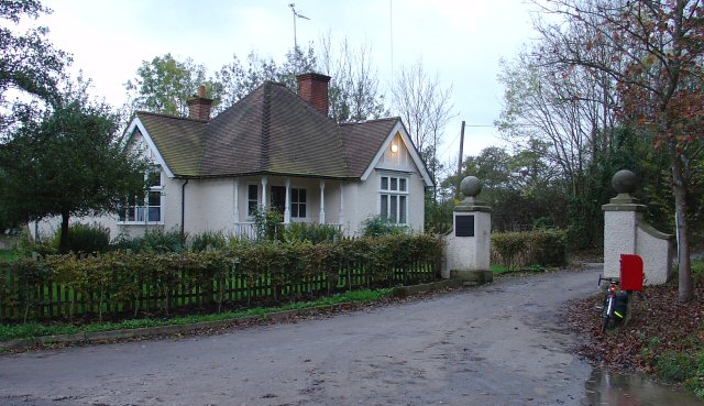 File:Entrance Lodge for Ditton Place, Brantridge Lane, West Sussex - geograph.org.uk - 69974.jpg