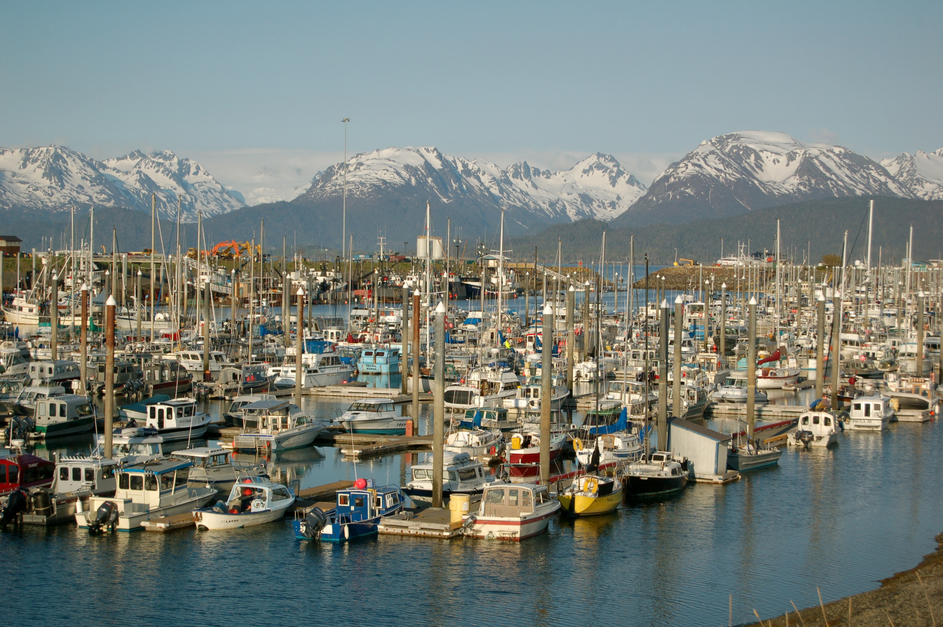 Cloud-Filled Kachemak Bay Below the Kenai Mountains, Homer, Alaska загрузить