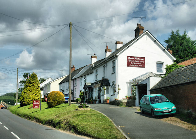 File:Houses, Newton Poppleford - geograph.org.uk - 1370376.jpg