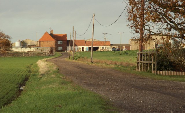 File:Iltney Farm - geograph.org.uk - 287128.jpg