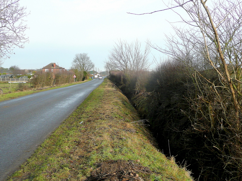 File:Laughton Road - geograph.org.uk - 2237436.jpg