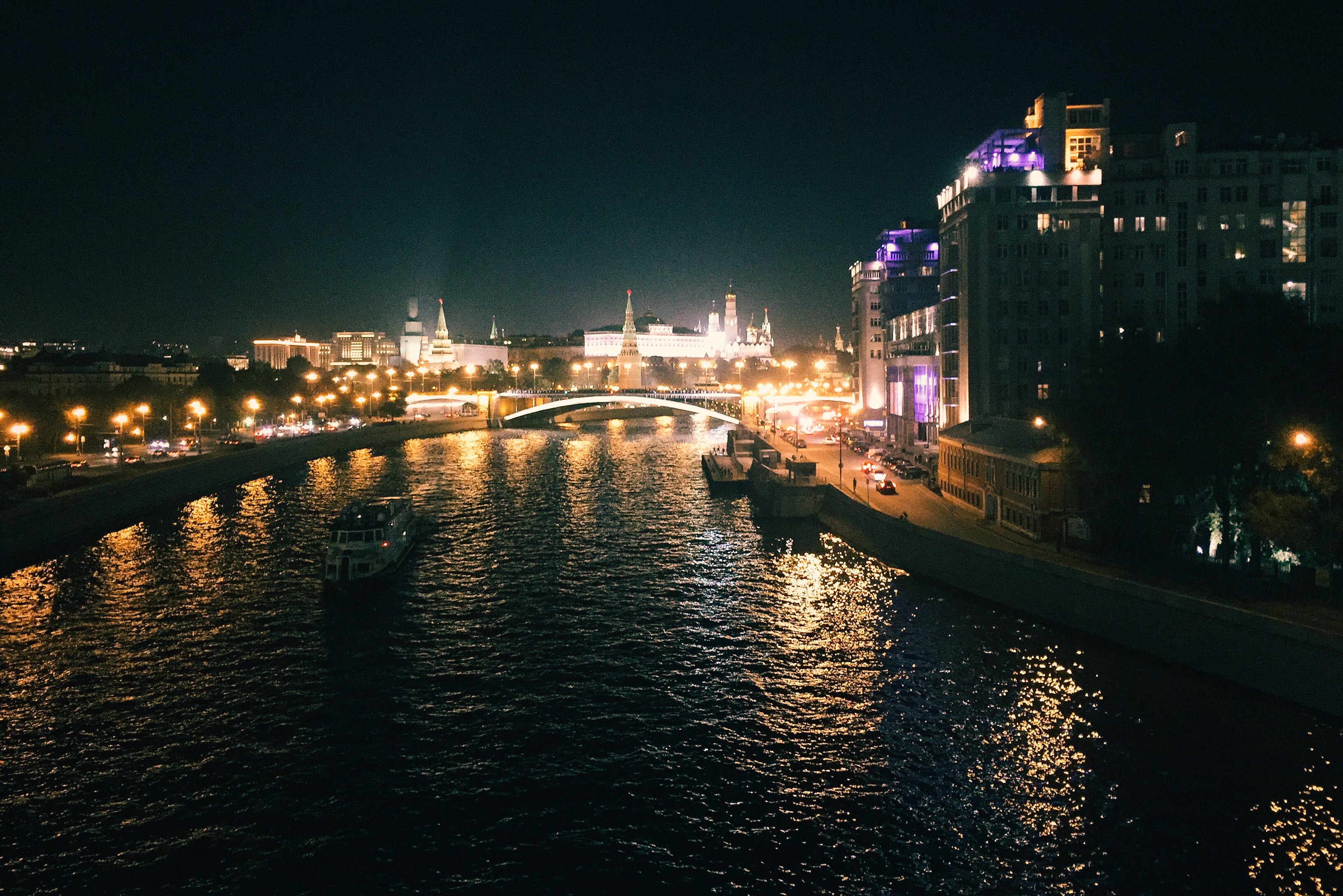 Москва найт. Летняя ночь в Москве. Белые ночи в Москве. Район белые ночи Москва. Москва ночь 2 диаметр.