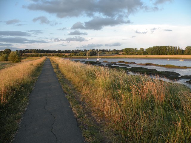 Part of the Fynn Valley Walk footpath - geograph.org.uk - 1397563