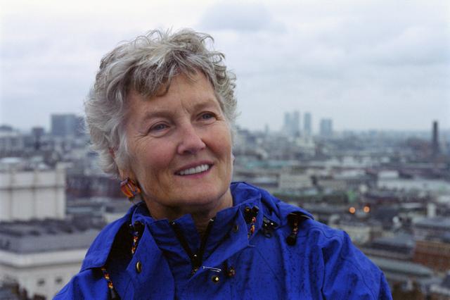 File:Peggy Seeger Salford 2011.jpg