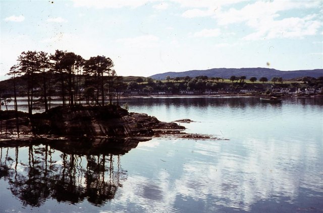 File:Plockton from across the bay - geograph.org.uk - 1266024.jpg