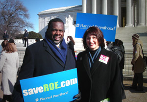 English: Rep. Albert Wynn (left) joins Gloria ...