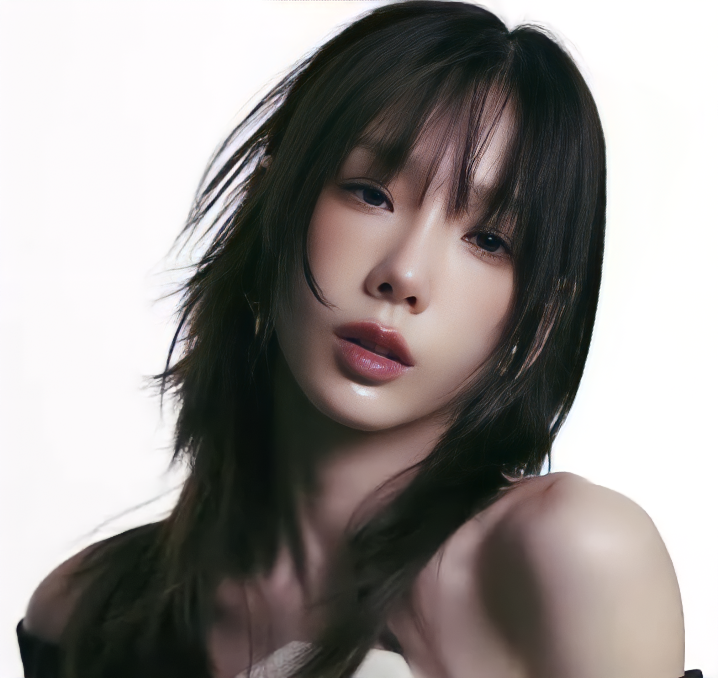 Taeyeon_for_Elle_Taiwan_on_06042023_%285%29.png