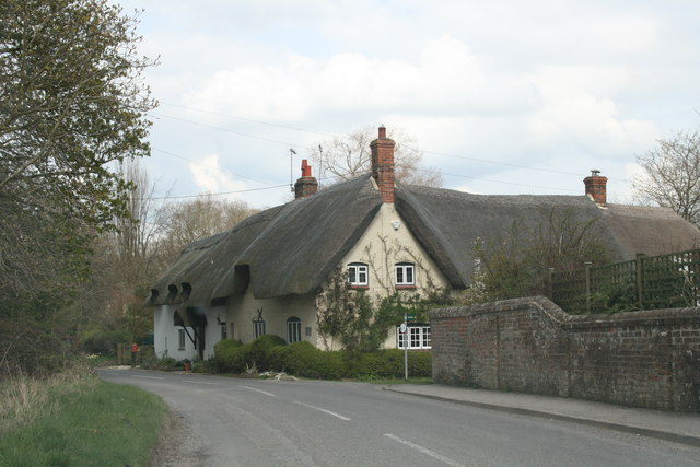 Thatched cottages in Letcombe Regis - geograph.org.uk - 1237037