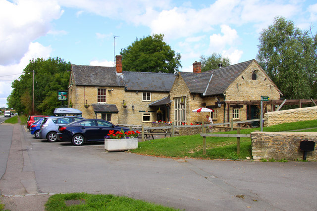 File:The Jolly Boatman at Thrupp - geograph.org.uk - 1482191.jpg