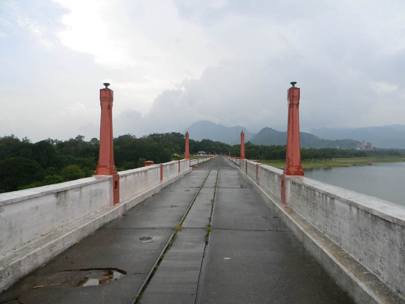 File:Walayar Dam.JPG