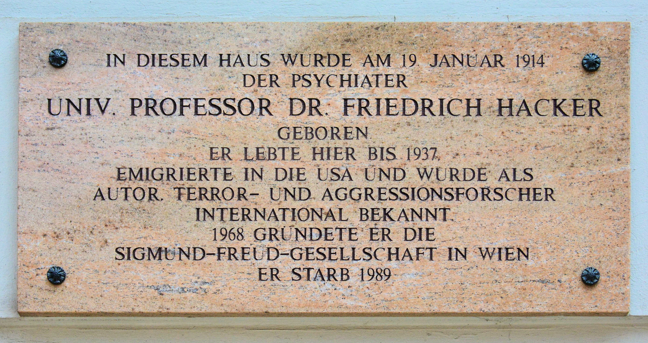 Gedenktafel für Friedrich Hacker in Wien