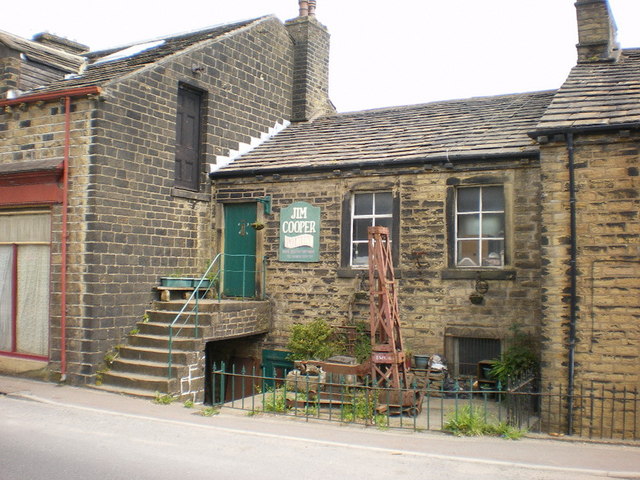 File:"Jim Cooper" Pottery, Oldham Road - geograph.org.uk - 1336800.jpg