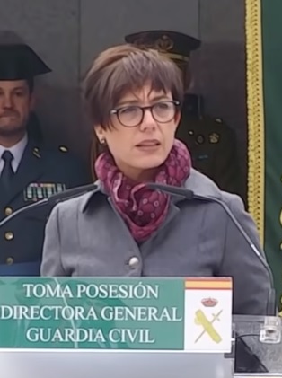 File:Uniforme de la Guardia Civil.jpg - Wikimedia Commons