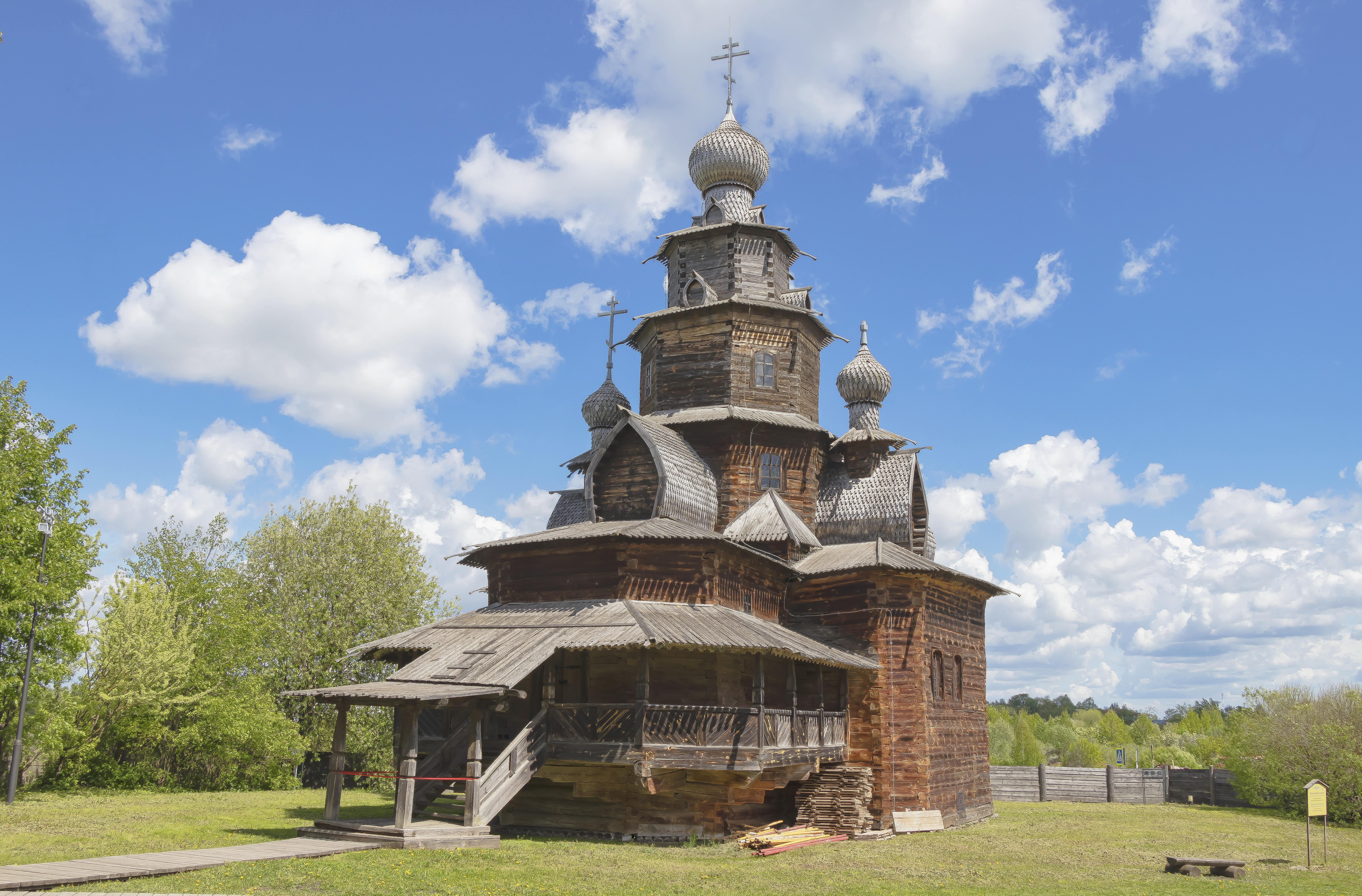 Музей деревянного зодчества пушкарская ул 27 фото. Деревянный храм зодчества Марий Эл. Суздаль музей деревянного зодчества Воскресенская Церковь. Лазаревская Церковь Суздаль. Спасо-Преображенская Церковь Кострома деревянное зодчество.