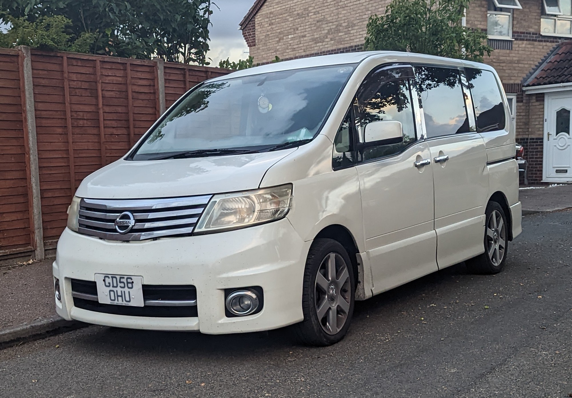 Nissan Serena c25