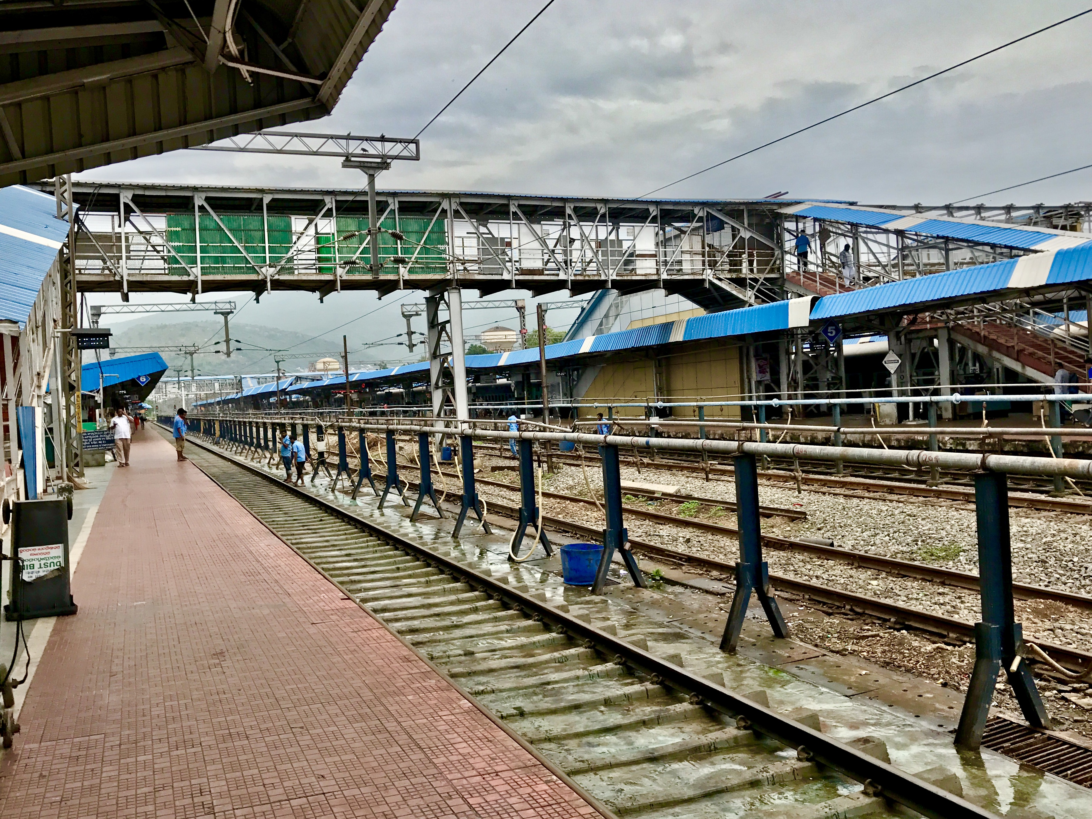 Платформа 6 метров. Vizag Rope Station.