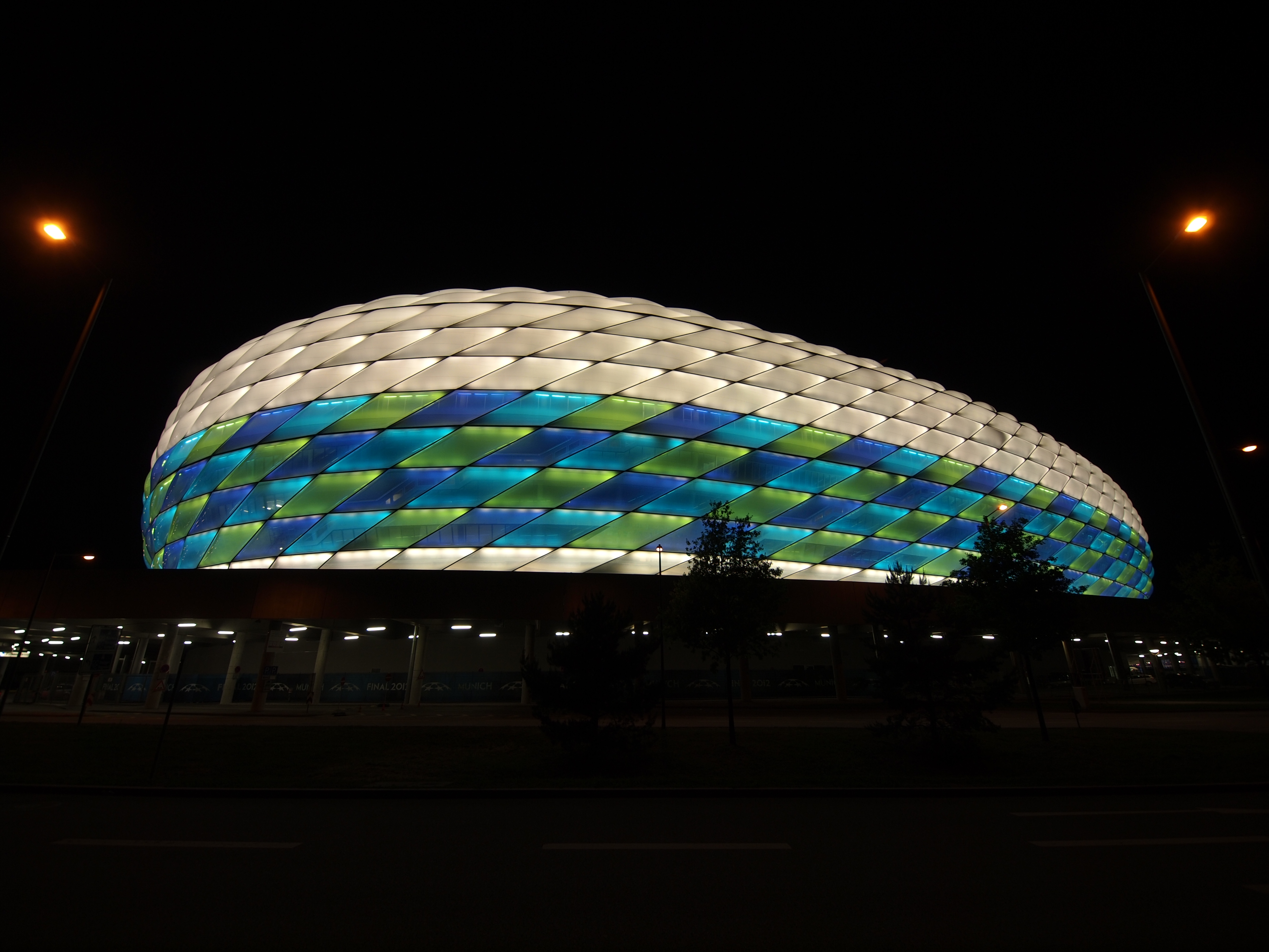 Allianz Arena - Wikipedia