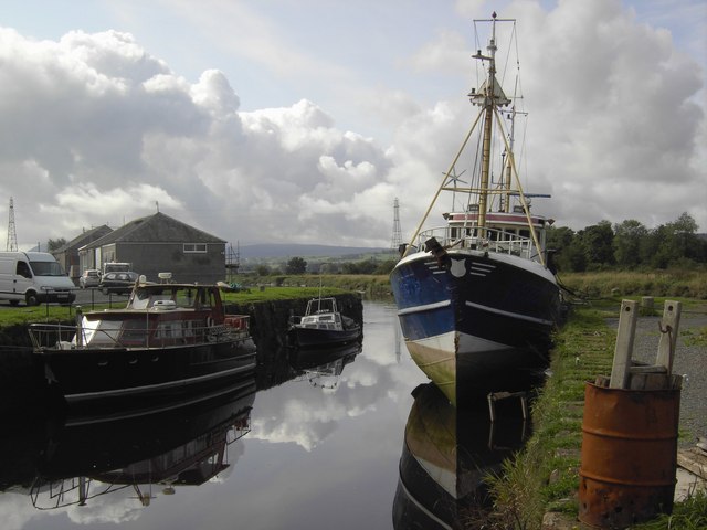 File:Boats at the Quay - geograph.org.uk - 949921.jpg